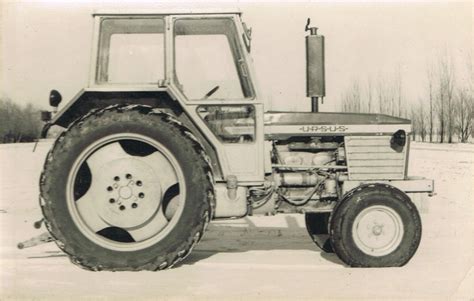 Zdjęcie prototypowego modelu ciągnika Ursus U-710