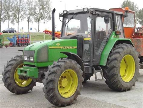 John Deere 3200, będący odpowiednikiem Renault Ceres 75