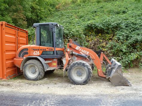 zdjęcie ładowarki Terex Schaeff SKS 634 w akcji