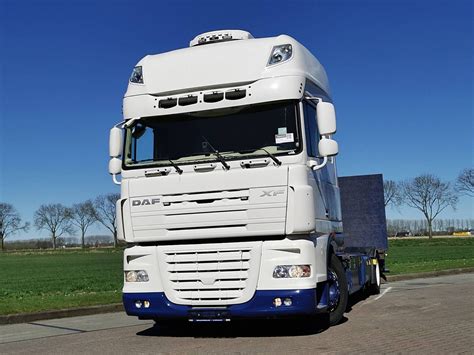 DAF XF 105 w ruchu z pełnym ospoilerowaniem