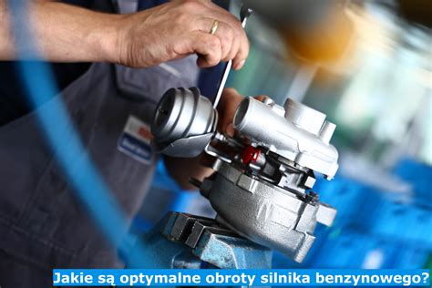 Ursus C-360 pracujący z glebogryzarką, pokazujący optymalne obroty silnika