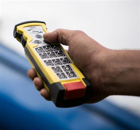 Photo of the MEILLER i.s.a.r.-control remote control.