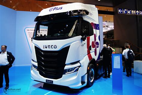 System autopilota PlusDrive w kabinie Iveco S-Way