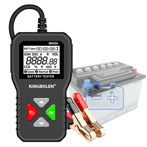 zdjęcie multimetru podłączonego do akumulatora samochodowego