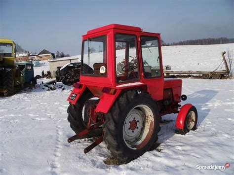 Władimirec T-25 podczas lekkich prac polowych