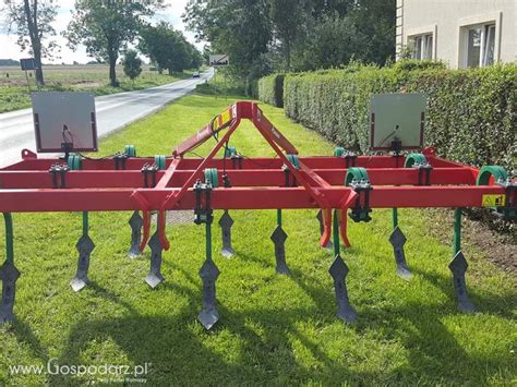agregat ścierniskowy Kverneland w polu