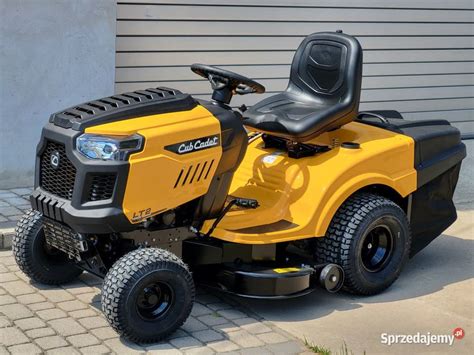 Traktorek Cub Cadet w akcji