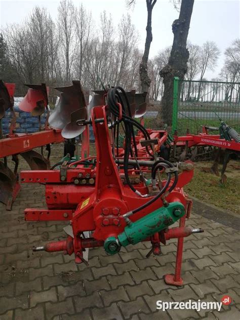 Pług zawieszany Kverneland ES Variomat® w pracy