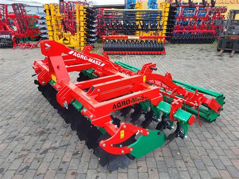 Brona talerzowa Agro-Masz Fox w pracy