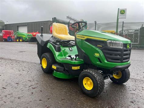 John Deere X147R