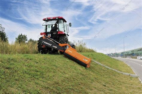 Thematic photo of the SaMASZ KBR 140L flail mower in operation