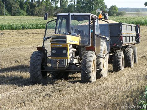Ursus 1224 zdjęcie w polu