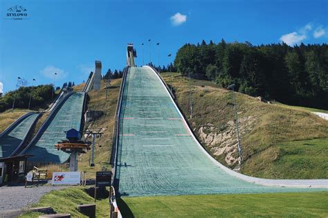 zdjęcie panoramiczne kompleksu skoczni narciarskich w Einsiedeln