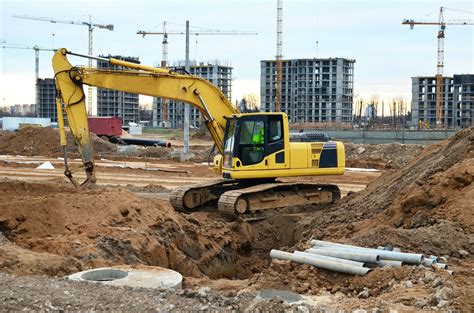 Zagęszczanie gruntu na placu budowy