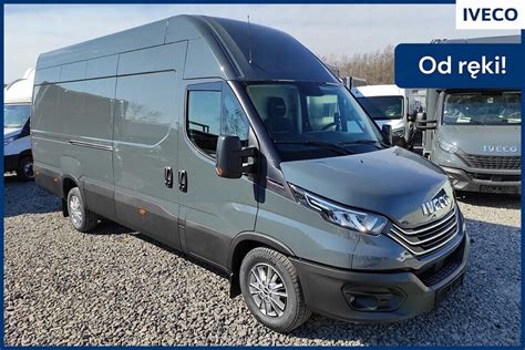 zdjęcie Iveco Daily furgon, perspektywa boczna