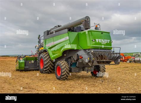 Thematic photo of Fendt 6300 C combine harvester working in the field