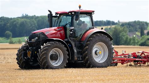 Case IH Optum 300 CVX w akcji na polu