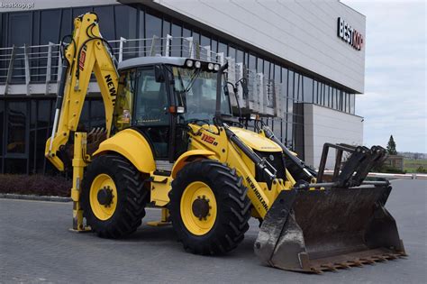Schemat budowy hydroklapy przesuwu koparko-ładowarki New Holland B115B