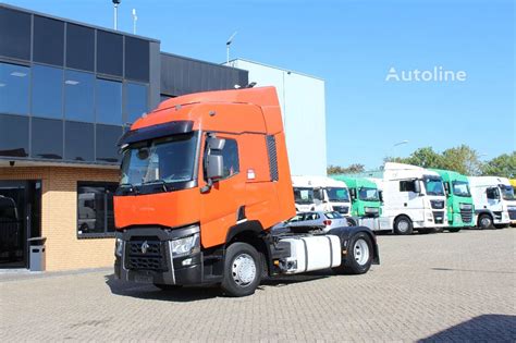 ciągnik siodłowy Renault T Series na autostradzie