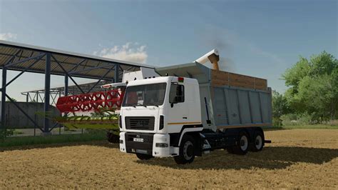 Zrzut ekranu z Farming Simulator przedstawiający modyfikacje