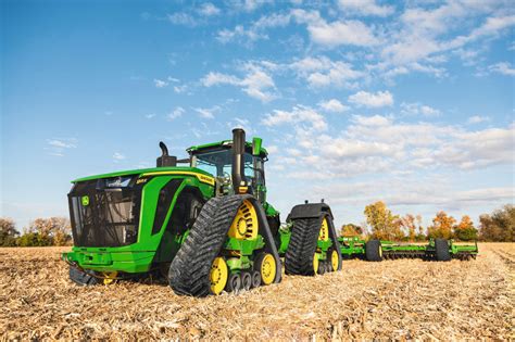 Tabela zestawienia wybranych modeli traktorków John Deere dostępnych w ogłoszeniach