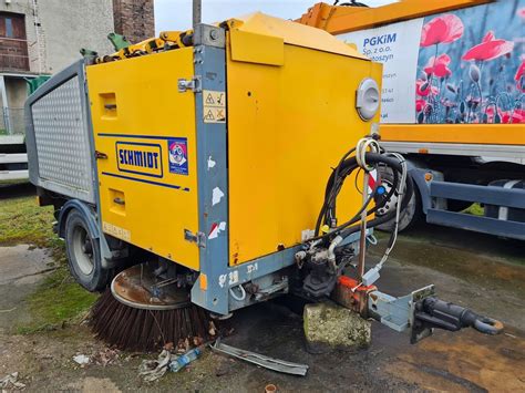 Zamiatarka Schmidt w pracy na ulicy