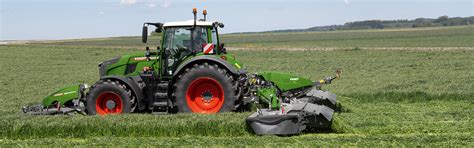 Zestaw kosiarek Fendt Slicer w akcji na polu