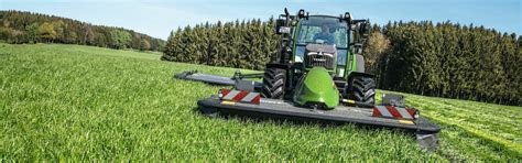 Zdjęcie różnych modeli kosiarek dyskowych Fendt
