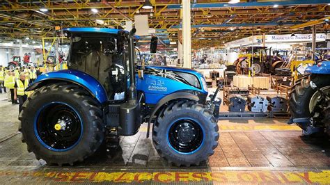 Jubileuszowy, dwumilionowy New Holland w barwach „candy blue”