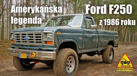 Amerykańska wersja ciągnika Ford z wystającymi lampami