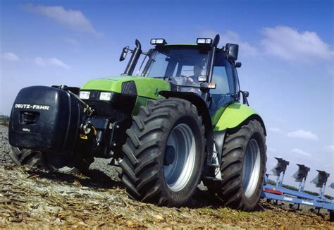 Thematic photo of a Deutz-Fahr Agrotron 160 tractor working in a field