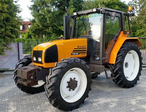 Thematic photo of a Renault Ceres tractor