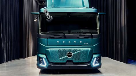 Szczegóły reflektorów i designu kabiny Volvo FM 2020
