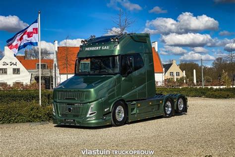 zdjęcie Volvo VT-5 Aero w układzie torpedo