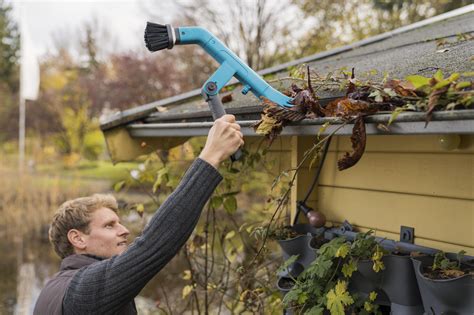 Instrukcja bezpiecznego czyszczenia rynny wyrzutowej odśnieżarki