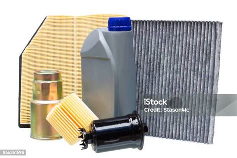 Zdjęcie różnych typów filtrów w opryskiwaczu