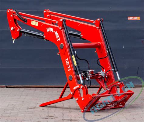 Zetor ładowacz czołowy seria ZC z widokiem na ramię i hydraulikę