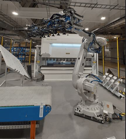 robot MiR500 w zakładzie produkcyjnym