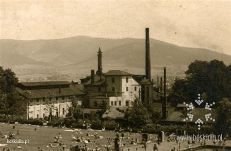 Archiwalna fotografia przedwojennej fabryki silników Ursus