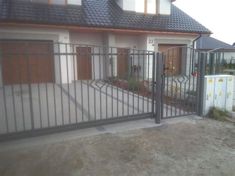 Galeria zdjęć przedstawiająca przykładowe realizacje: ogrodzenia, balustrady, konstrukcje stalowe