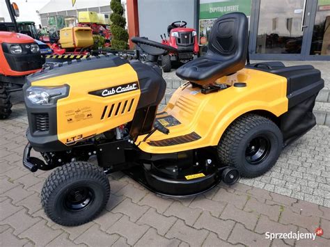 zdjęcie traktora ogrodowego Cub Cadet LT3 PR105