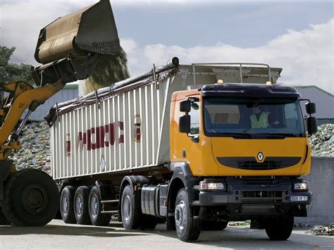 Renault Kerax 4x4 w akcji na wymagającym terenie