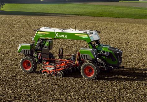 zdjęcie robota polowego Fendt Xaver GT podczas pracy