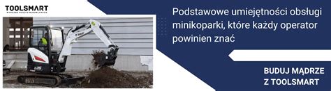 Operator minikoparki przy pracy