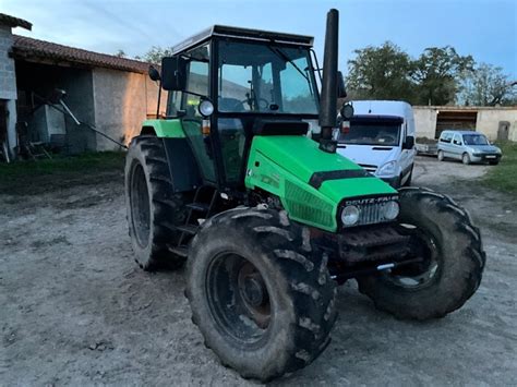 Zdjęcie ciągnika Deutz-Fahr AgroXtra 4.17 z szybą drzwi montowaną na zawiasach