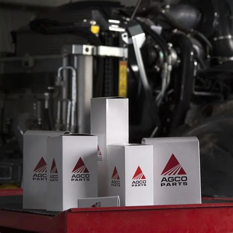 etykieta AGCO Parts na opakowaniu części zamiennych
