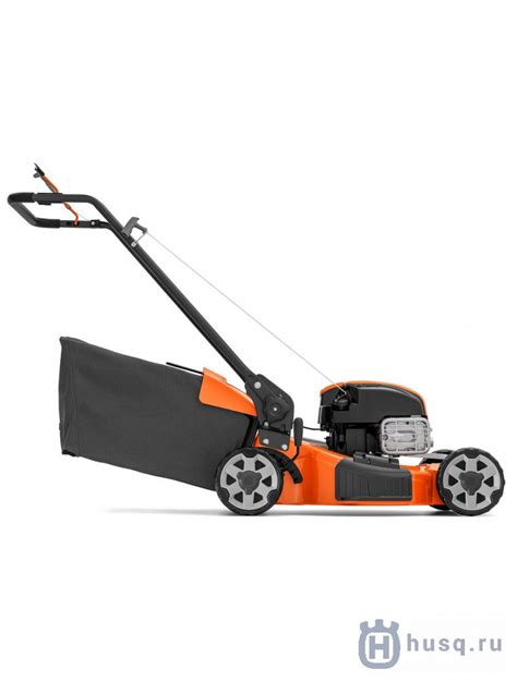 schematyczny rysunek kosiarki Husqvarna LC 153P z zaznaczonymi głównymi elementami