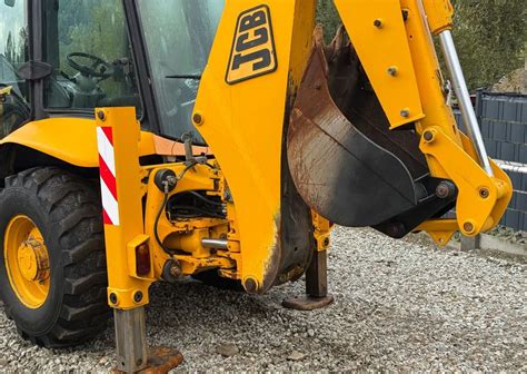 Thematic photo of a JCB 3CX Super koparko-ładowarka at work