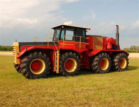Schemat budowy czteroosiowego ciągnika Versatile 1080 