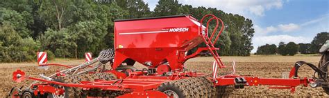 Infographic showing the Claas Axion 820 tractor with Horsch Pronto 4DC seeding machine